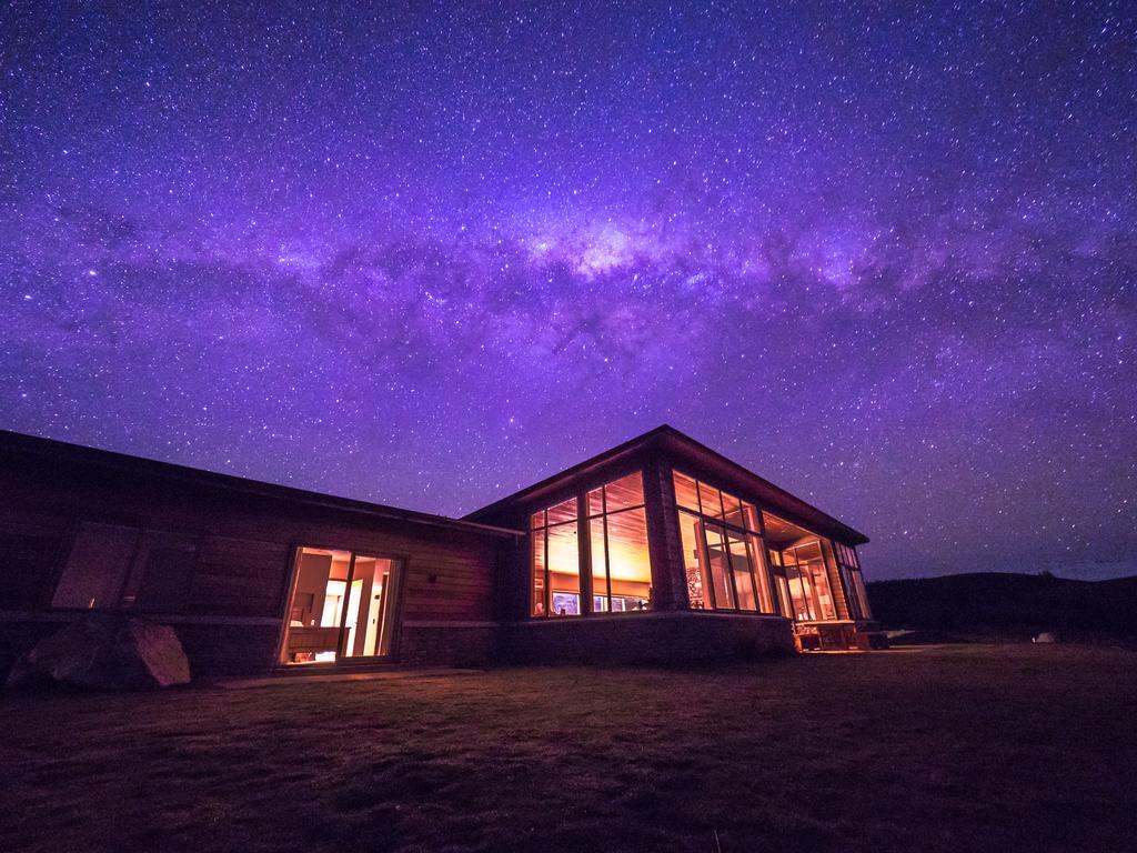 Isolation Bay * Lake Tekapo